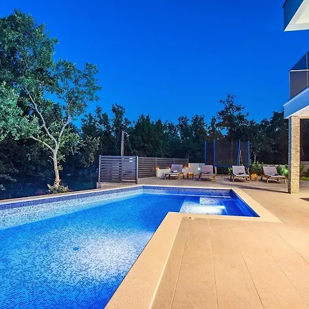 Zora -luxurious With Heated Pool, Sauna, 4 Bedrooms, 10 Persons Max *