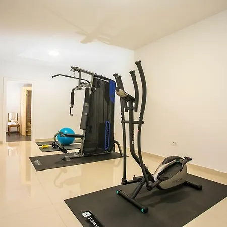 Zora -luxurious With Heated Pool, Sauna, 4 Bedrooms, 10 Persons Max