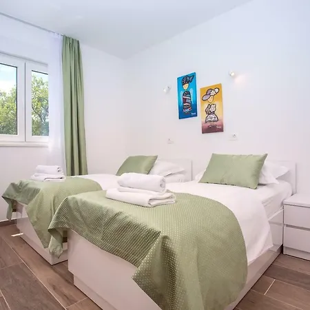 Zora -luxurious With Heated Pool, Sauna, 4 Bedrooms, 10 Persons Max *