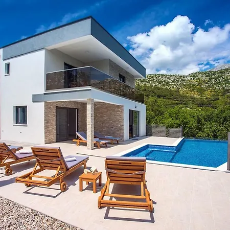 Villa Zora -luxurious With Heated Pool, Sauna, 4 Bedrooms, 10 Persons Max *
