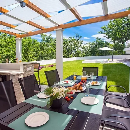 Zora -luxurious With Heated Pool, Sauna, 4 Bedrooms, 10 Persons Max Vila *