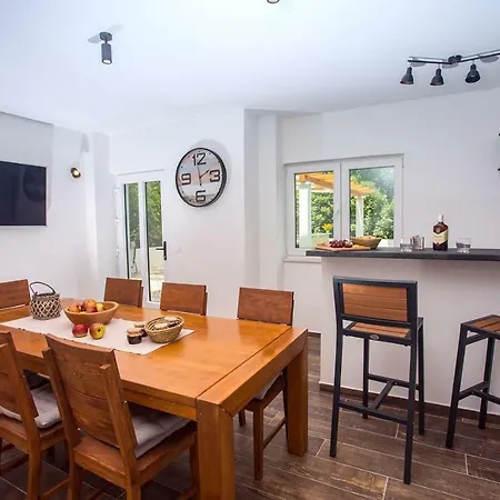 Zora -luxurious With Heated Pool, Sauna, 4 Bedrooms, 10 Persons Max Villa *